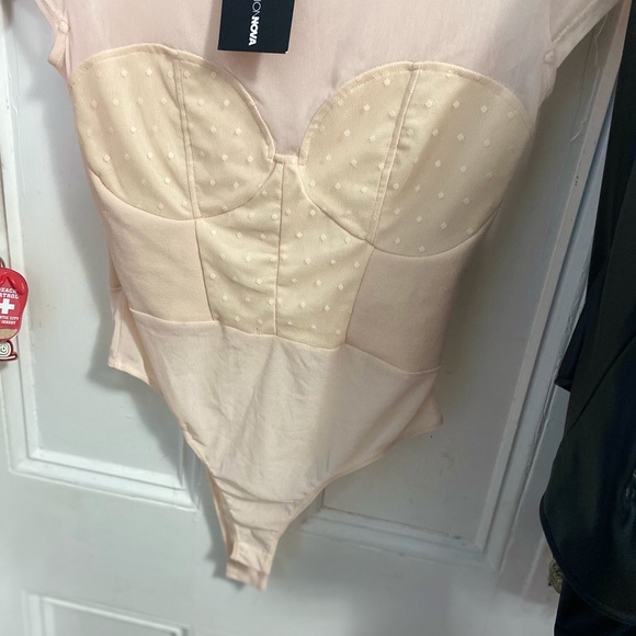 Fashion nova Medium nude bodysuit  with tags m - Picture 4 of 4